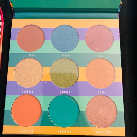 Color Story 2 pack eyeshadow palettes. NIB. - Picture 4 of 5